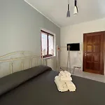 Piccola Mansarda Konukevi Parghelia