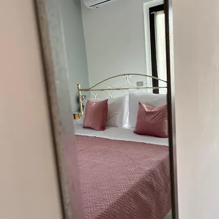 Piccola Mansarda 3*