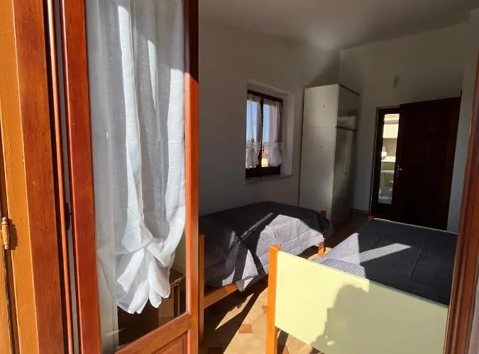 Piccola Mansarda 게스트하우스 3*